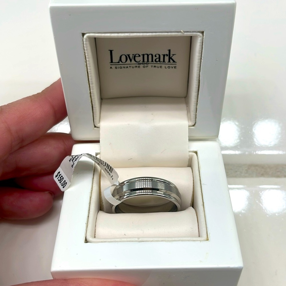 Lovemark Men’s / Women’s Stainless Steel Band - Size 11 - brand new w/tags & box